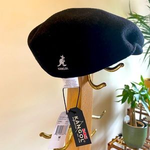 NWT Kangol 504 Black Felt Flat Cap M